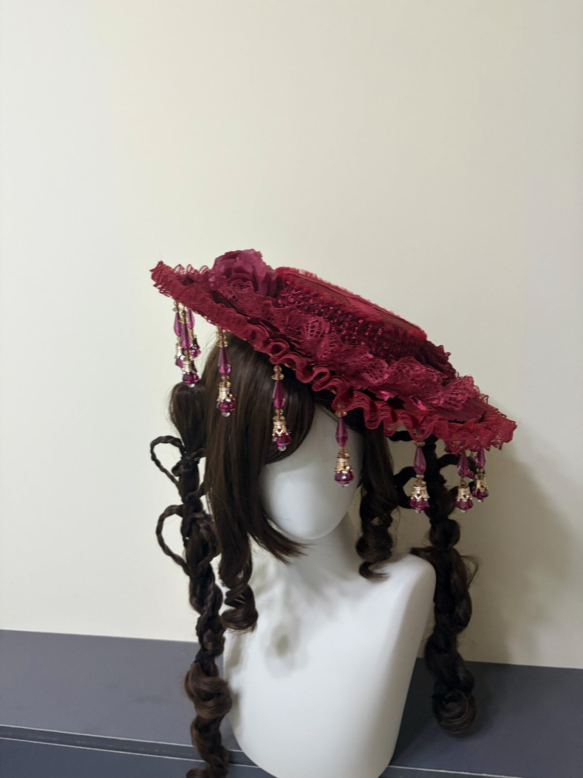 Gothic Lolita platt hatt med strutsfjäder