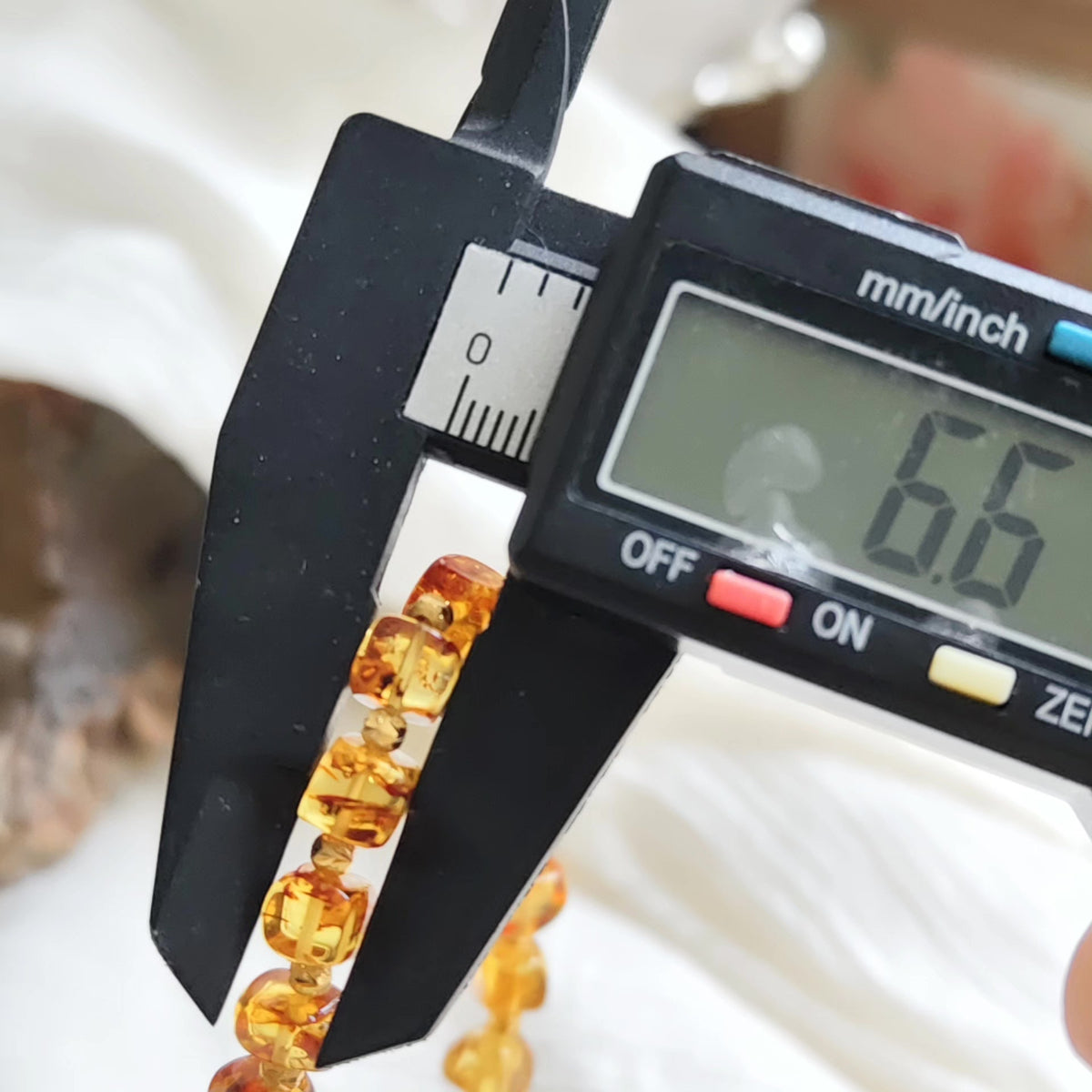 Flower Amber Cube Bracelet with White Crystal