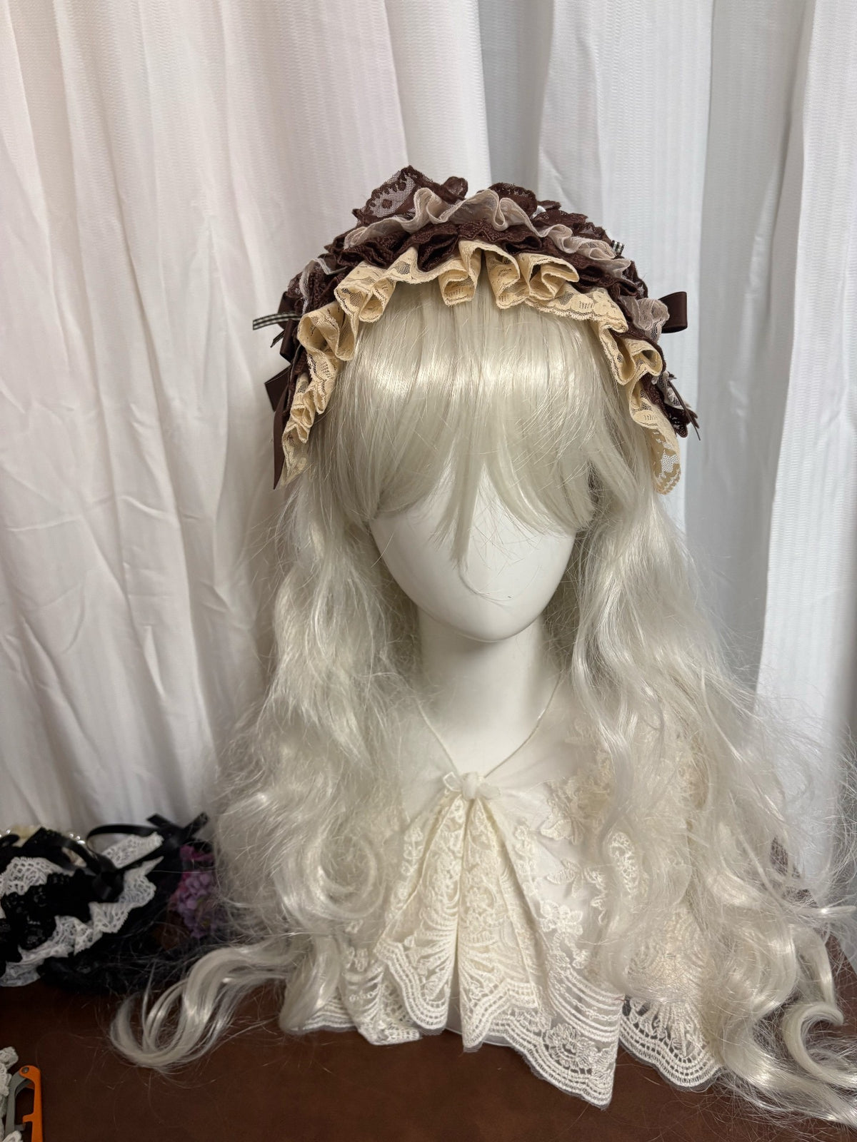 Capota Lolita Castanha com Renda Creme