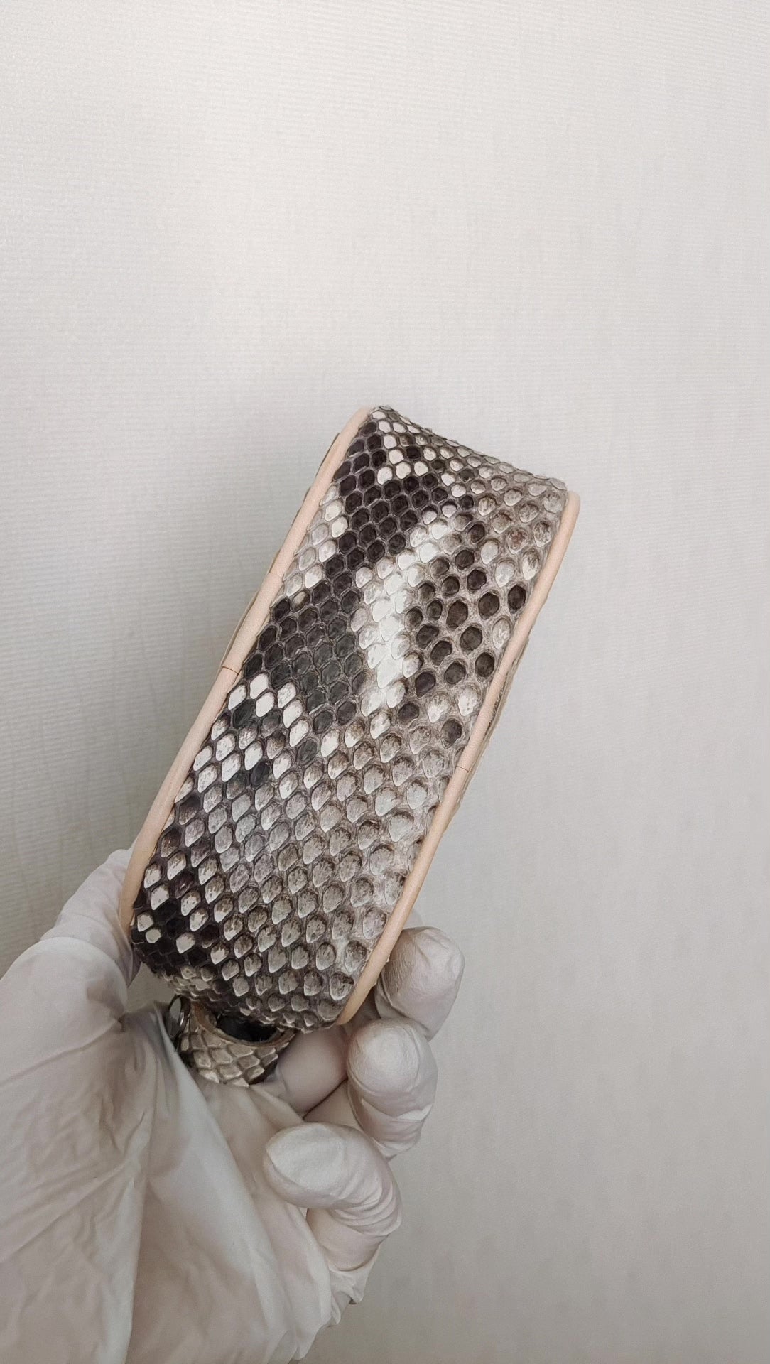Handmade Dragon Scale Leather Zipper Pouch