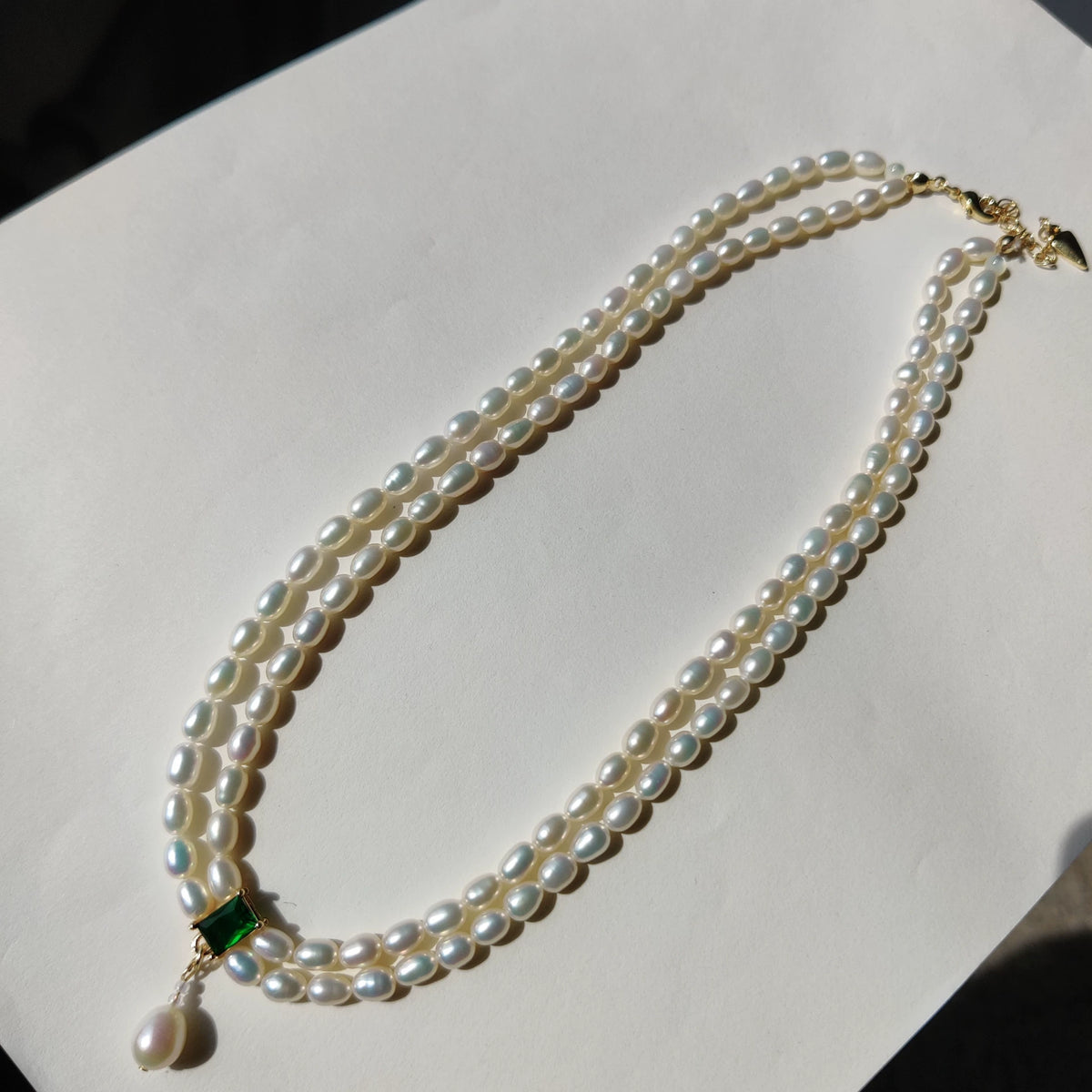 Collar de Doble Hilera de Perlas Verde Esmeralda