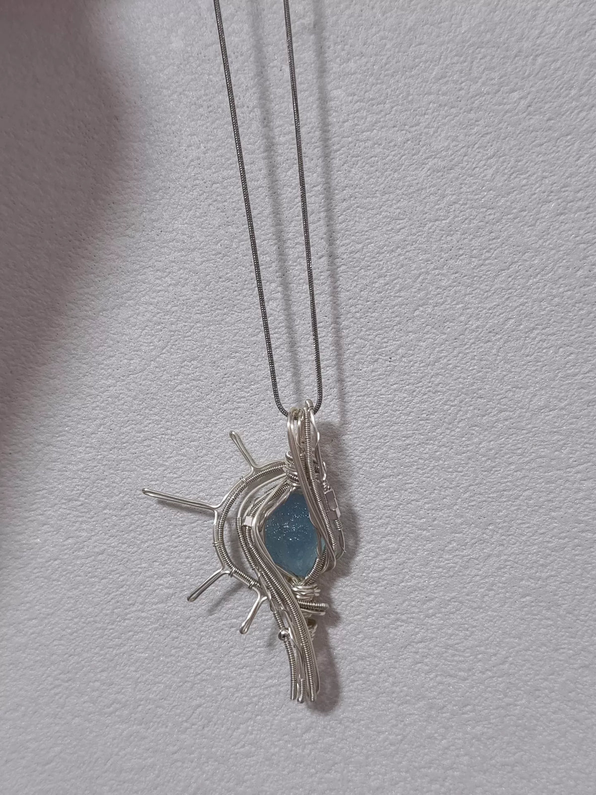Collana con Acquamarina avvolta nel filo
