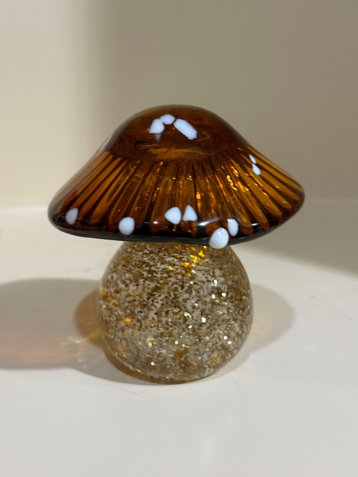 Ornement champignon en verre vintage avec feuille d'or