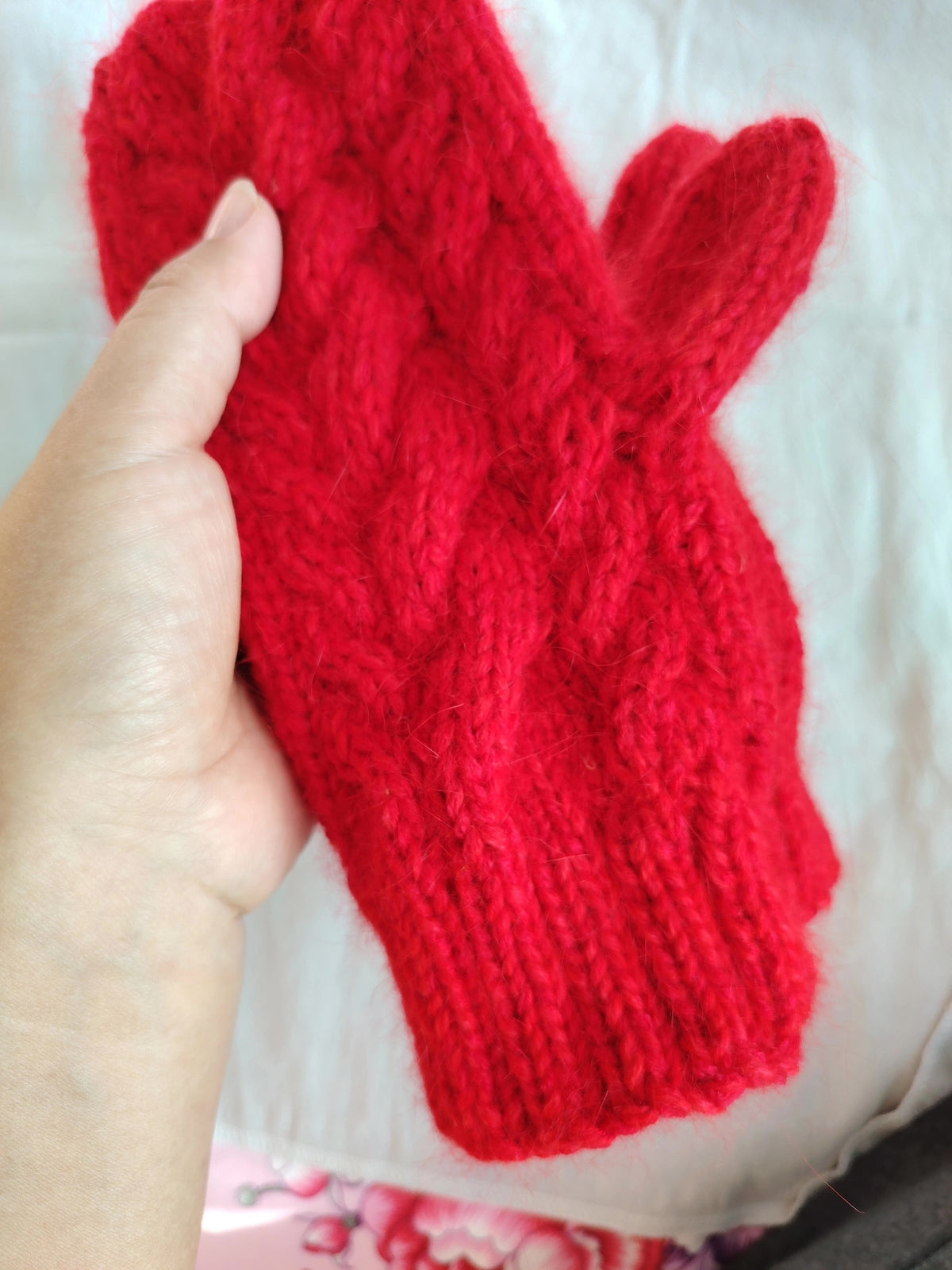 Mitones tejidos a mano de lana, cashmere y mohair con trenzas