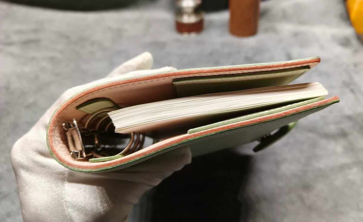 Fichário de Folhas Soltas A6 em Couro Italiano