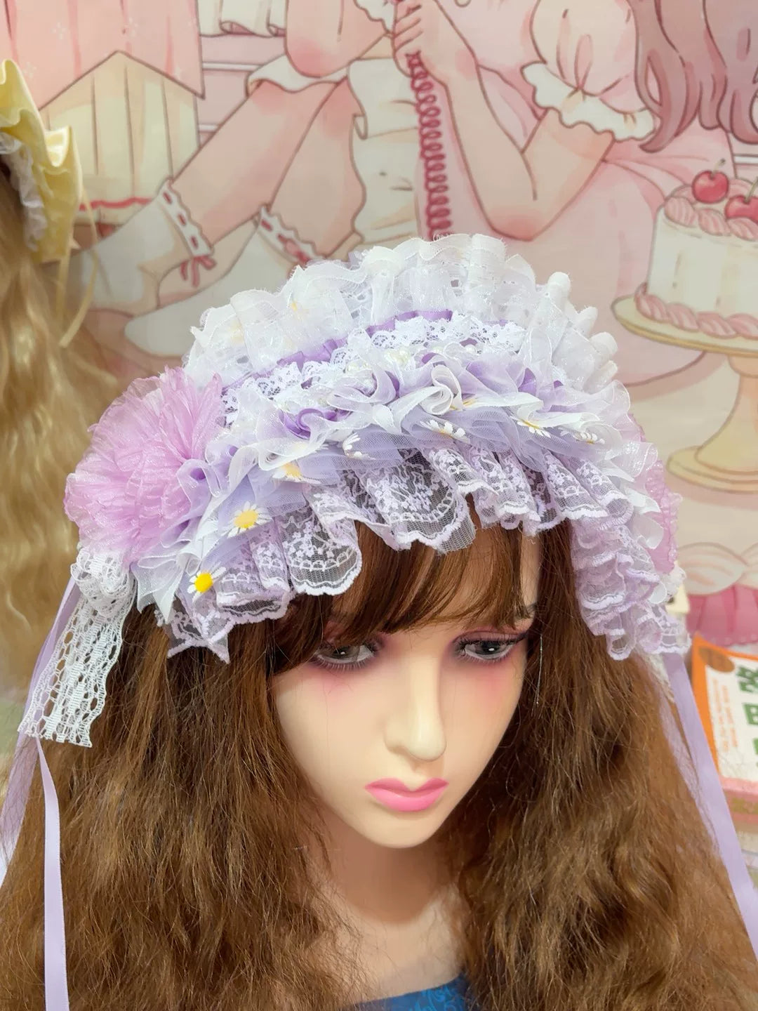 Diadema Lolita con Encaje, Perlas y Flores en Lavanda
