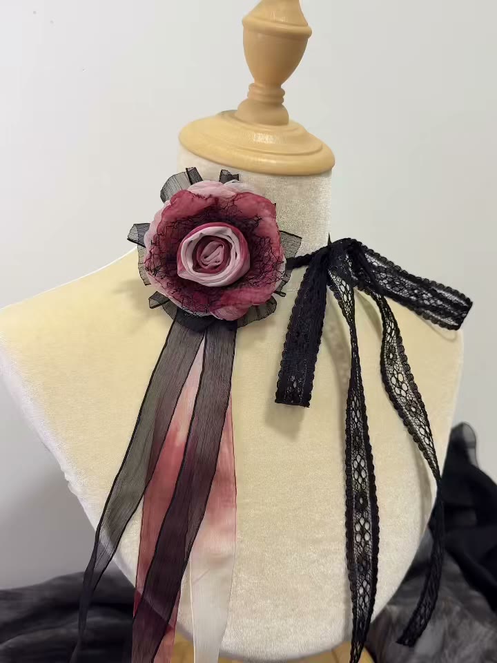 Flor de Pescoço Vintage Rosa Vermelha e Renda Feita à Mão