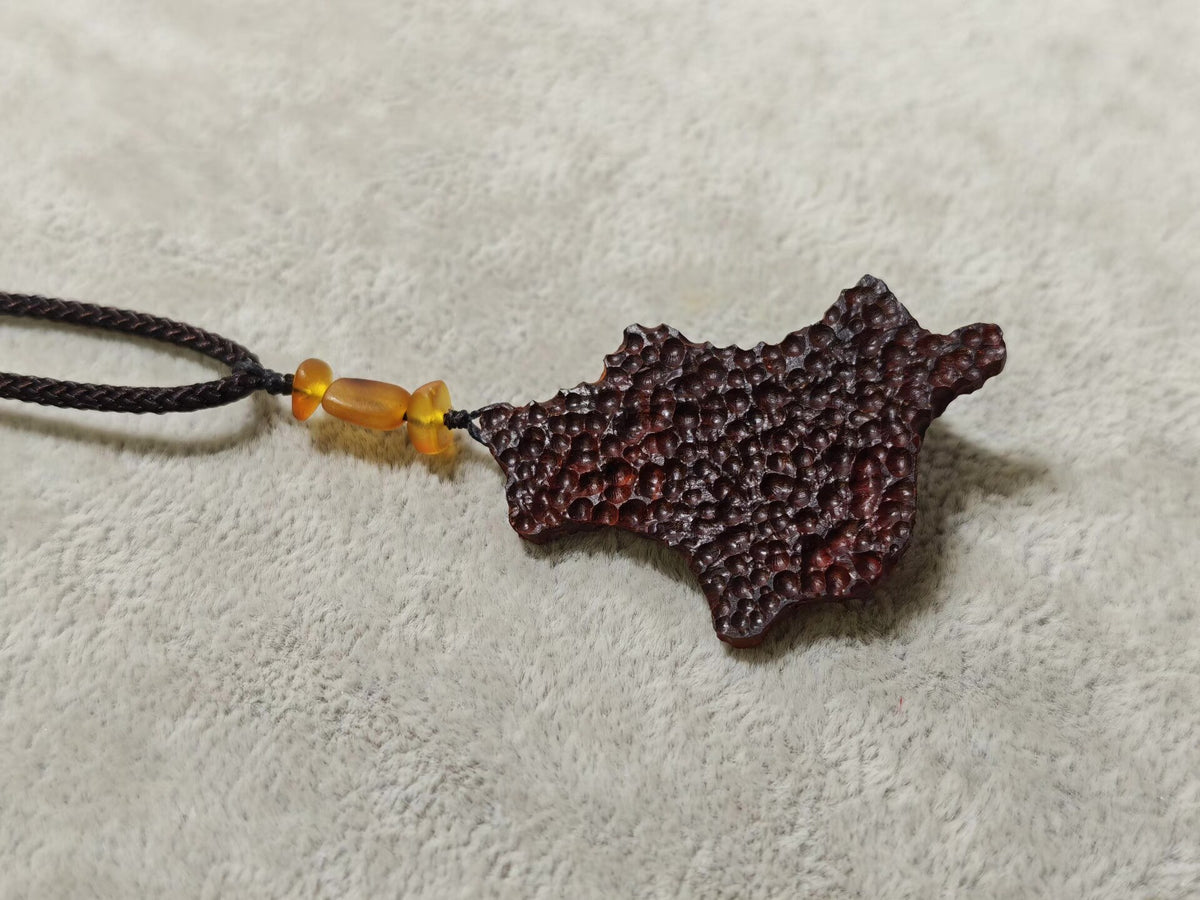 Red Sandalwood Blue Amber Pendant Necklace