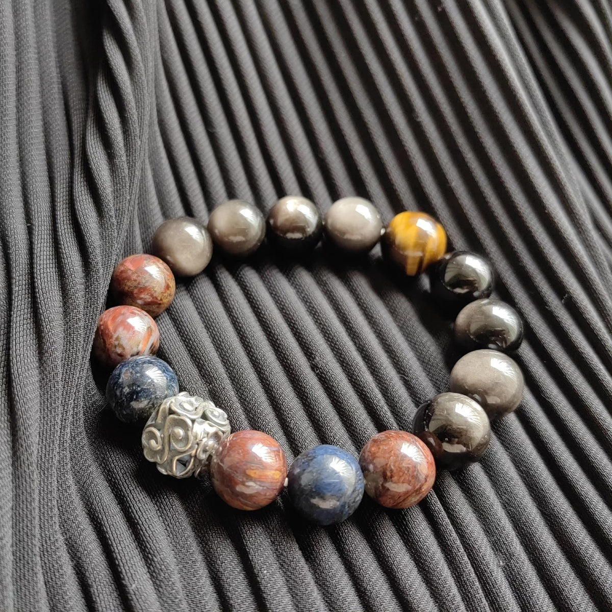 Bracelet de perles piérite obsidienne œil de tigre