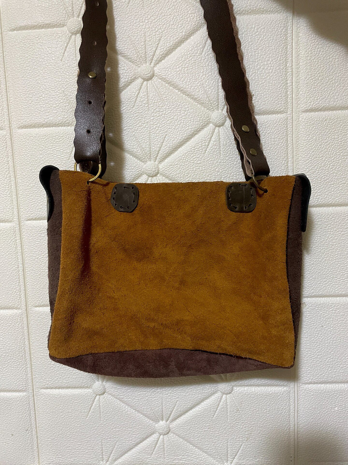 Genuine Leather Cat Applique Shoulder Bag
