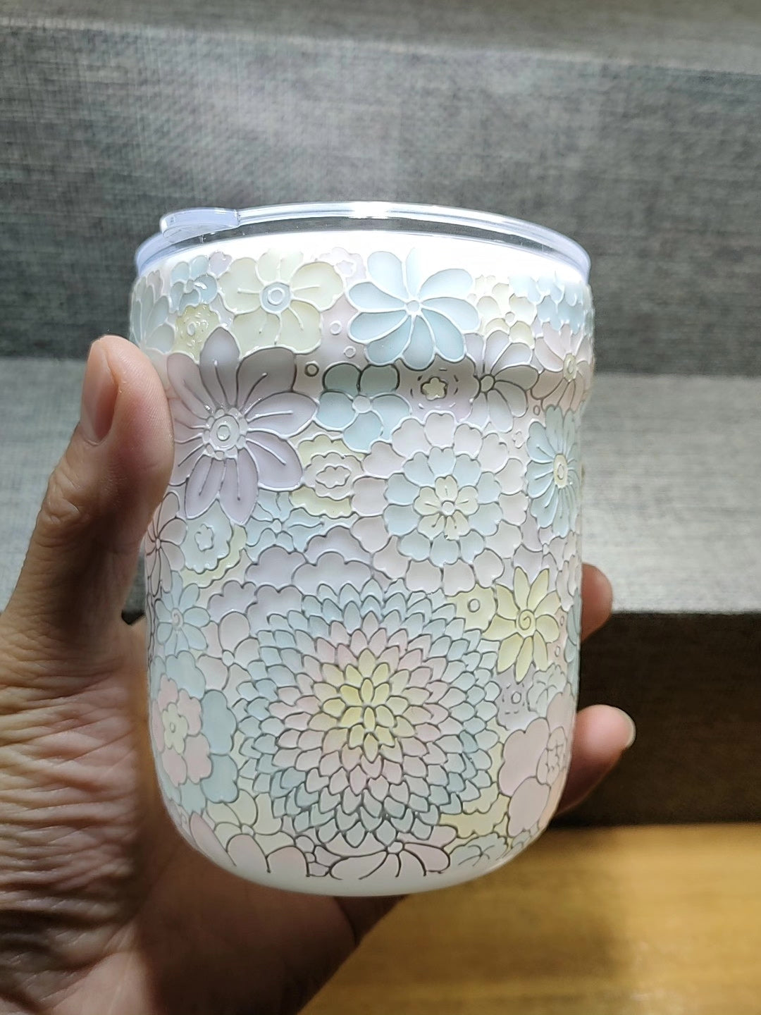 Jadeklei Reisbekker met Bloemenreliëf