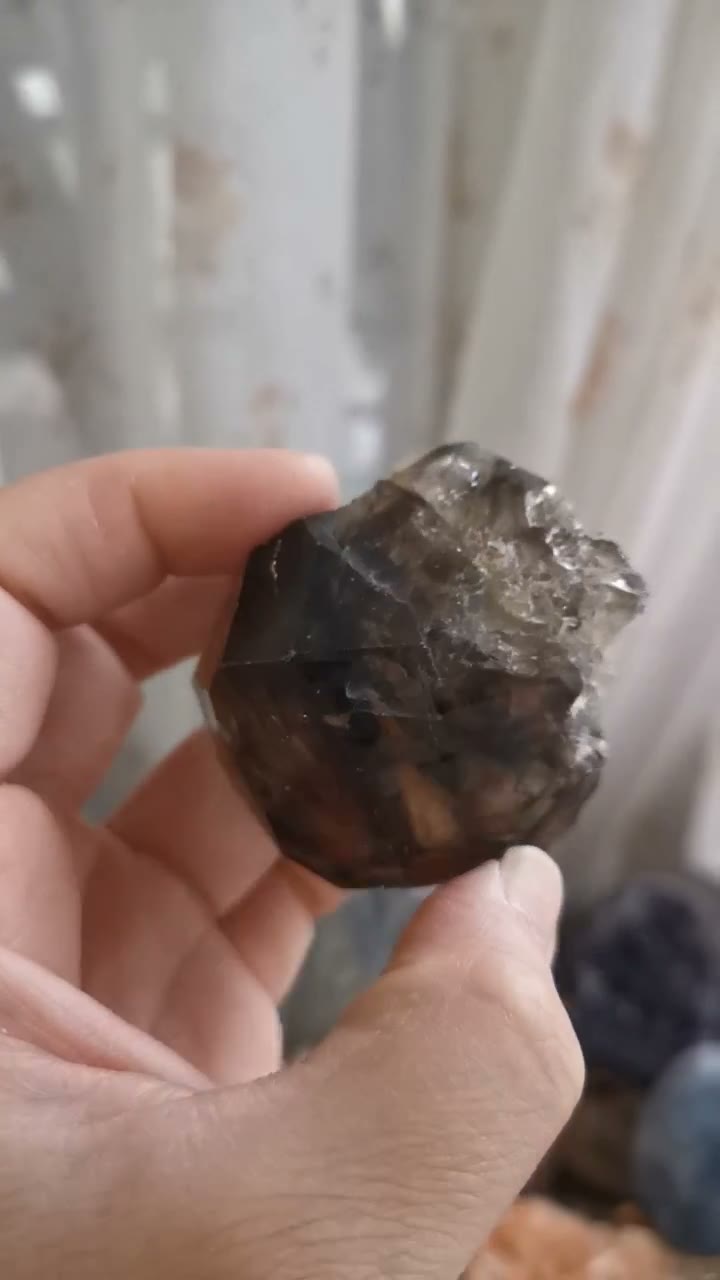 天然ティースケルトンクォーツ 結晶標本 94g