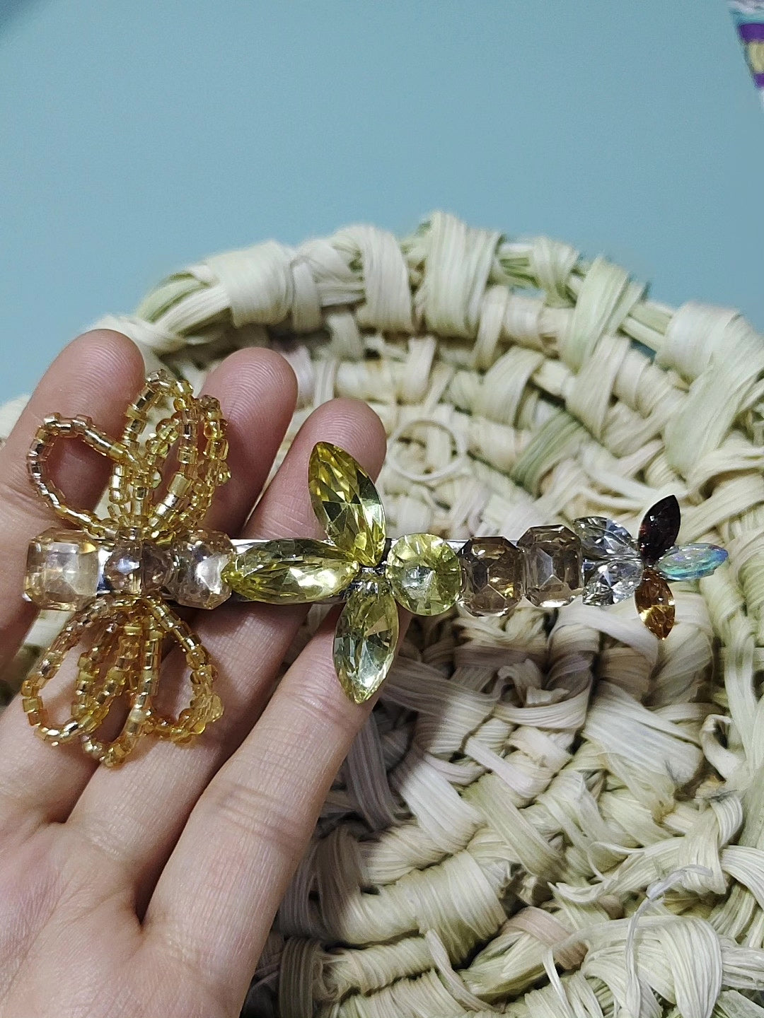 Prendedor de Cabelo Lateral com Laço de Cristal DIY