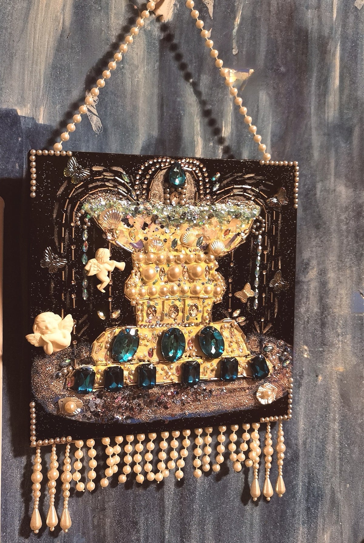 Pearl Fringe Fountain Wall Hanging 20cm