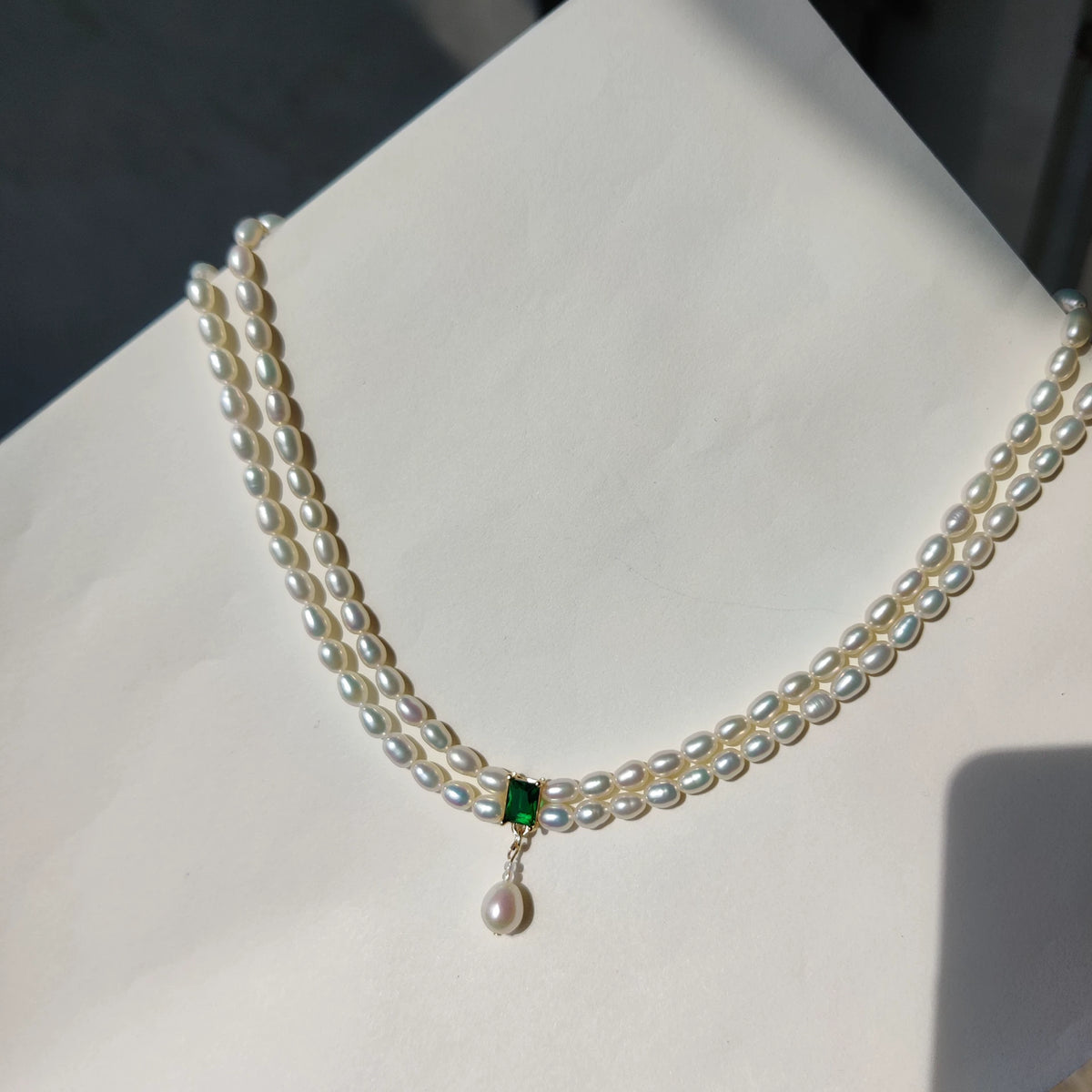 Collar de Doble Hilera de Perlas Verde Esmeralda