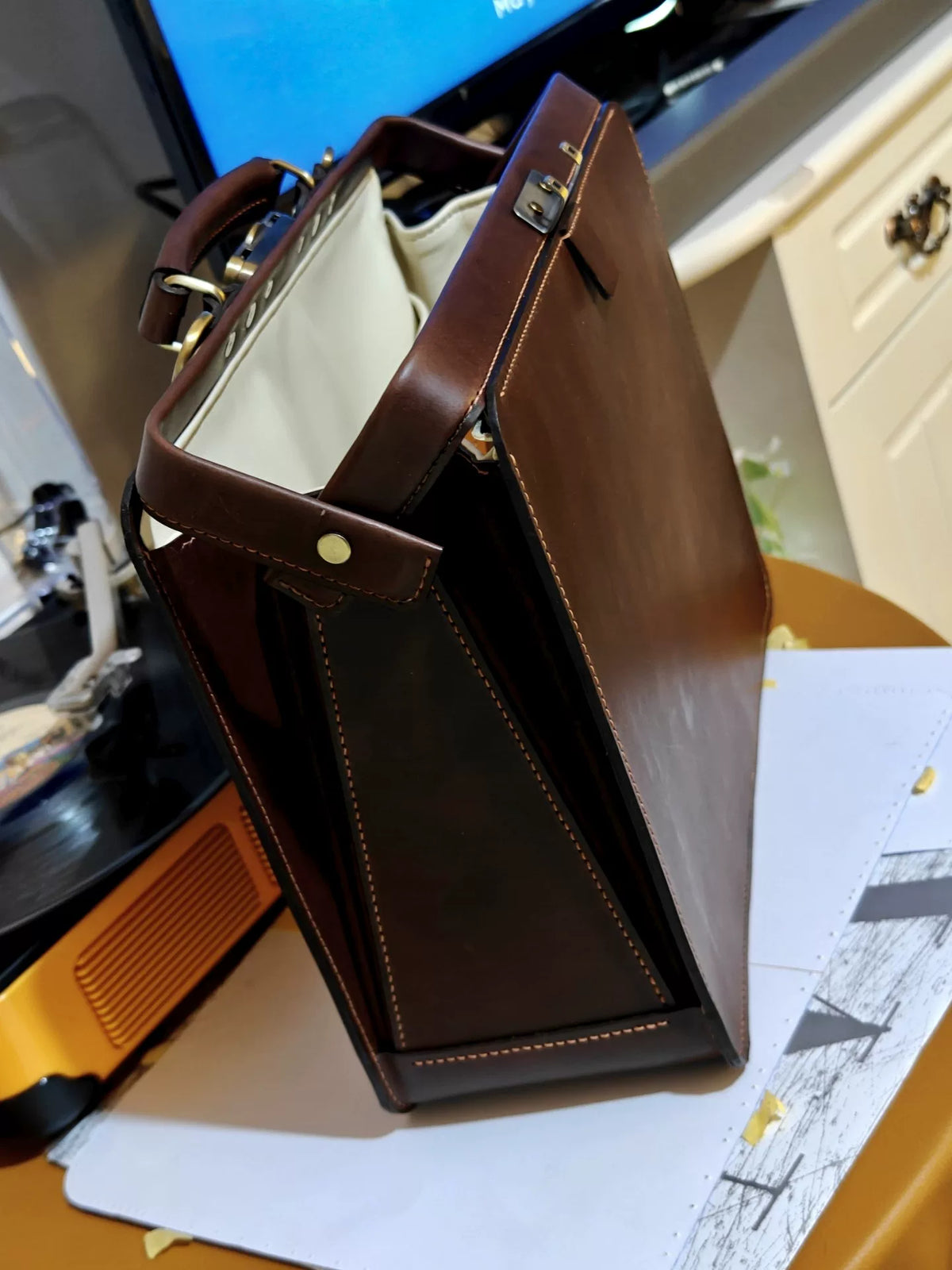 Dulles Briefcase in Italian Vegetable Tanned Leather