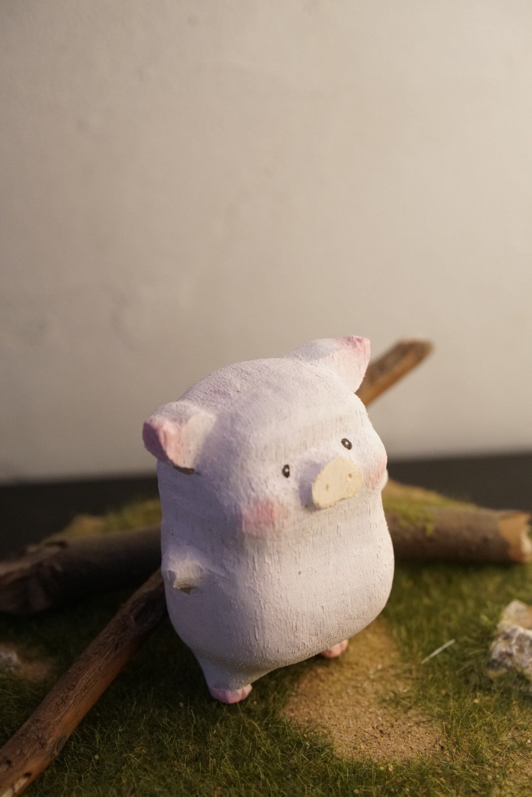 Hand-Carved Balsa Wood Pig Figurine, 9 cm