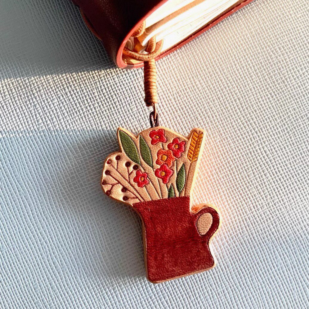 Leather Teacup and Vase Flower Charms Set