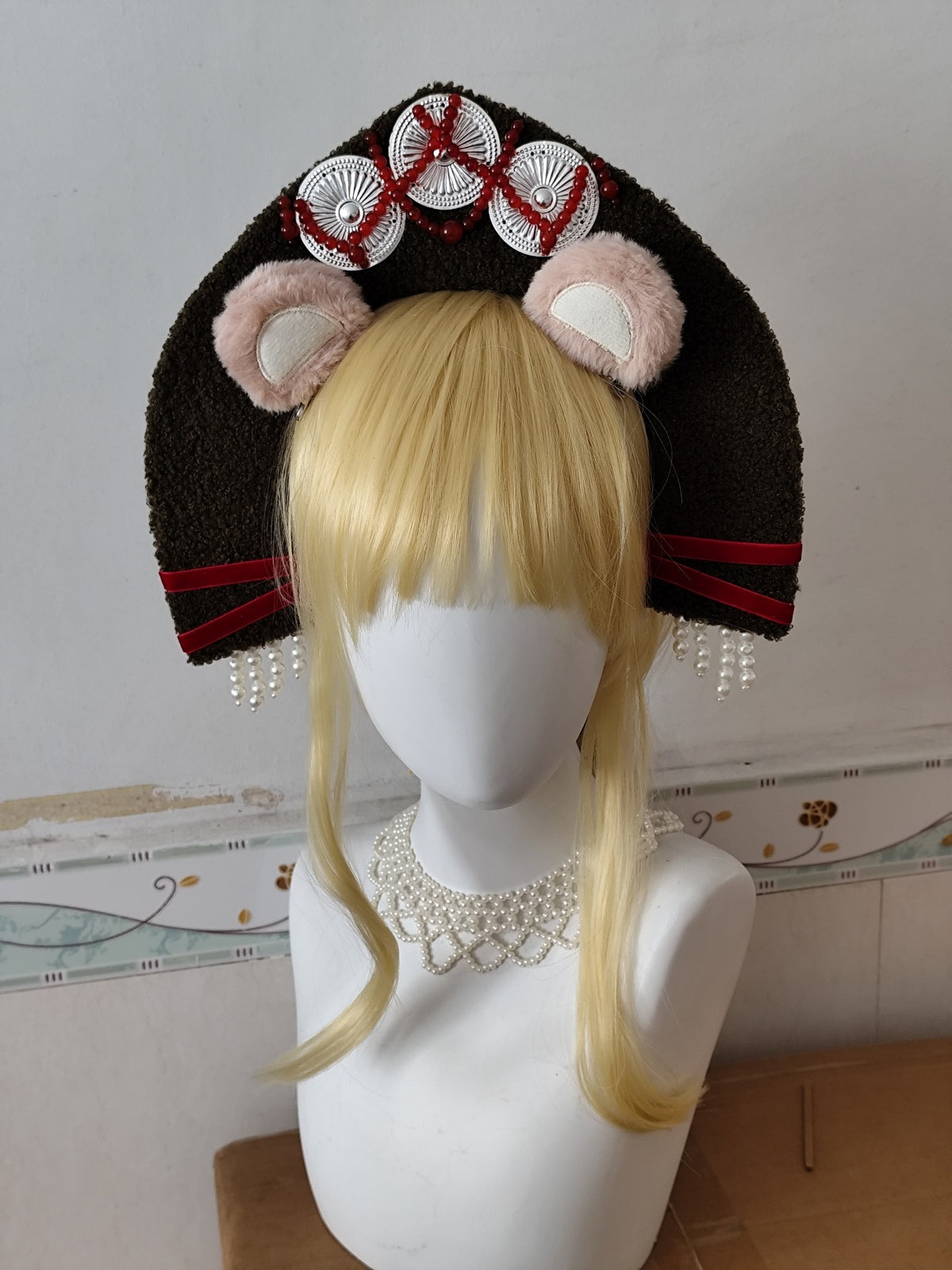 Handgefertigter Lolita-Haarreif im Tudor-Stil, rosa Kunstfell