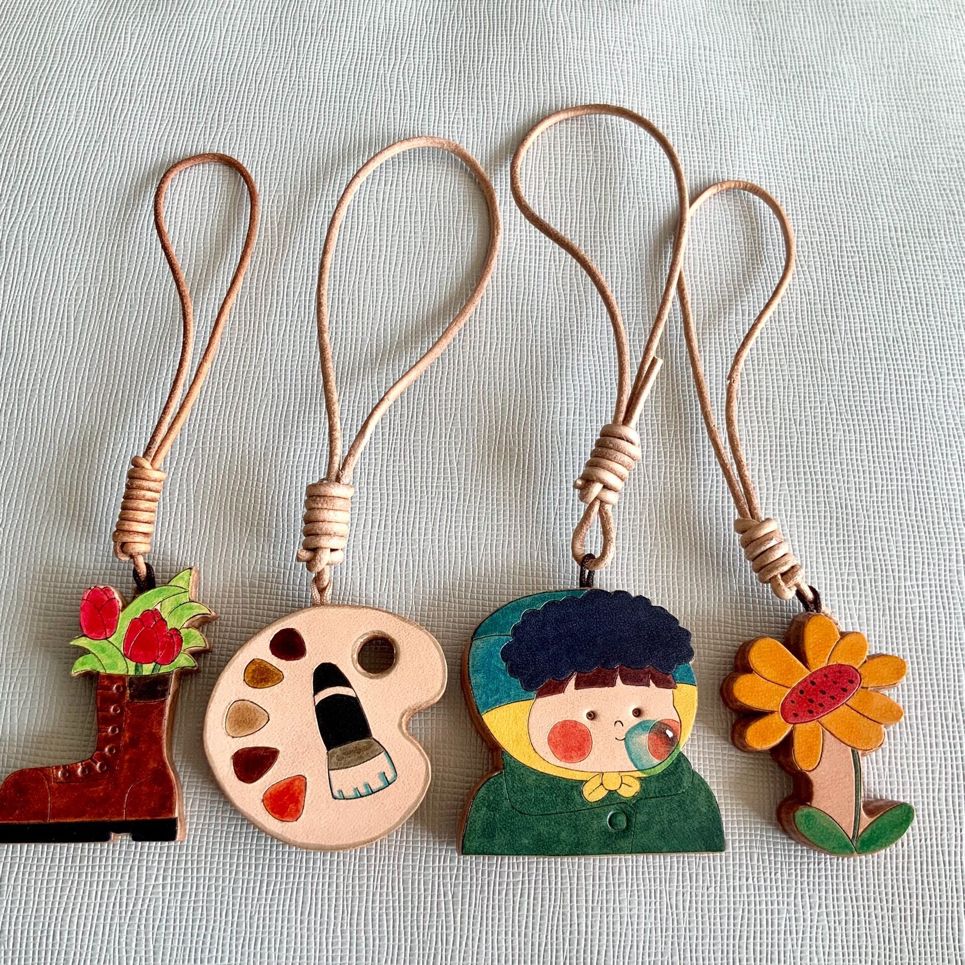 Italian Vegetable-Tanned Leather Double-Layer Hand-Carved Pendant Set