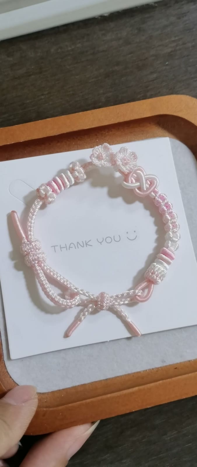 ハンドメイド 編み込み ピンク ホワイト グラデーション ブレスレット