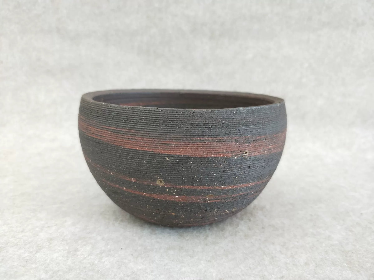 Maceta de Gres Negro con Agujero de Drenaje