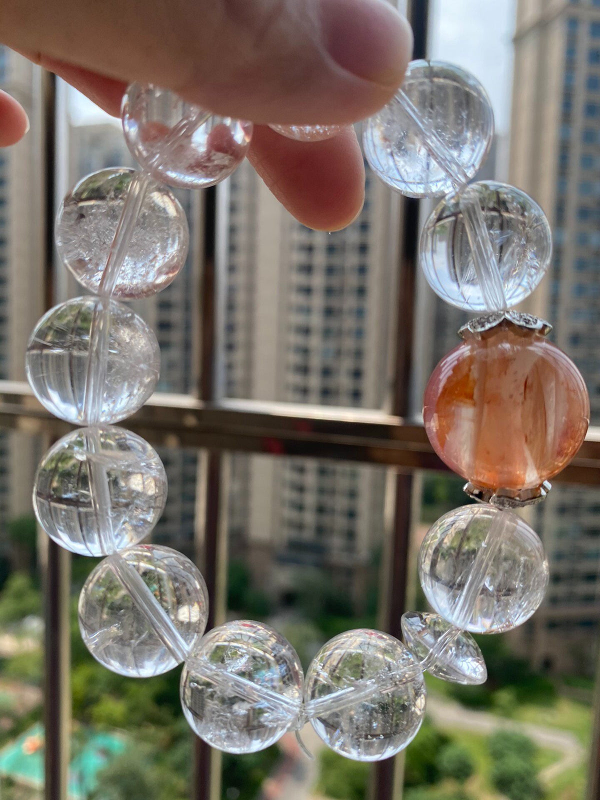 Natural Crystal Beaded Bracelet with Glue Flower Bead