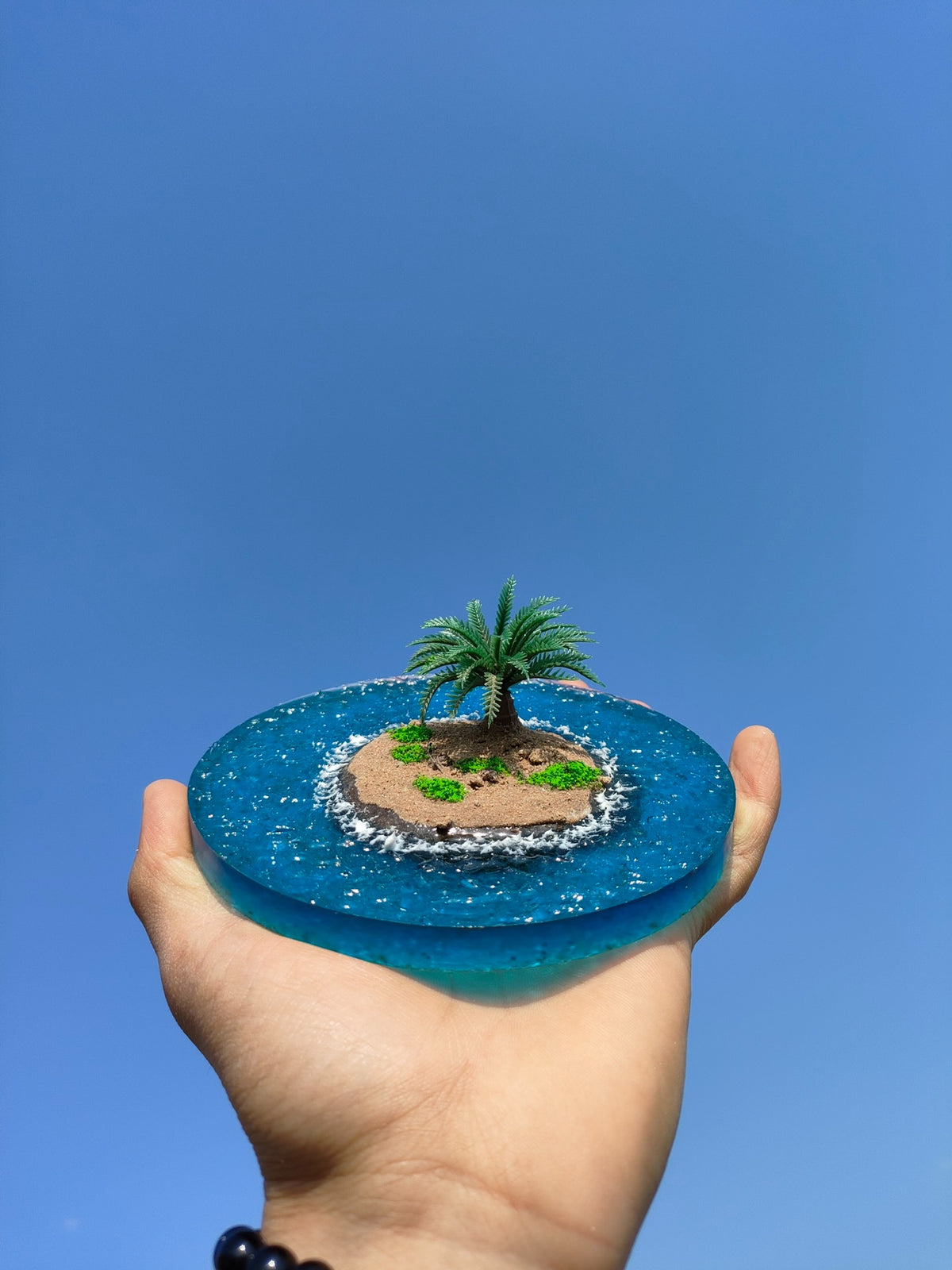 Handgemaakt Kokospalmboom Diorama Blauwe Glans