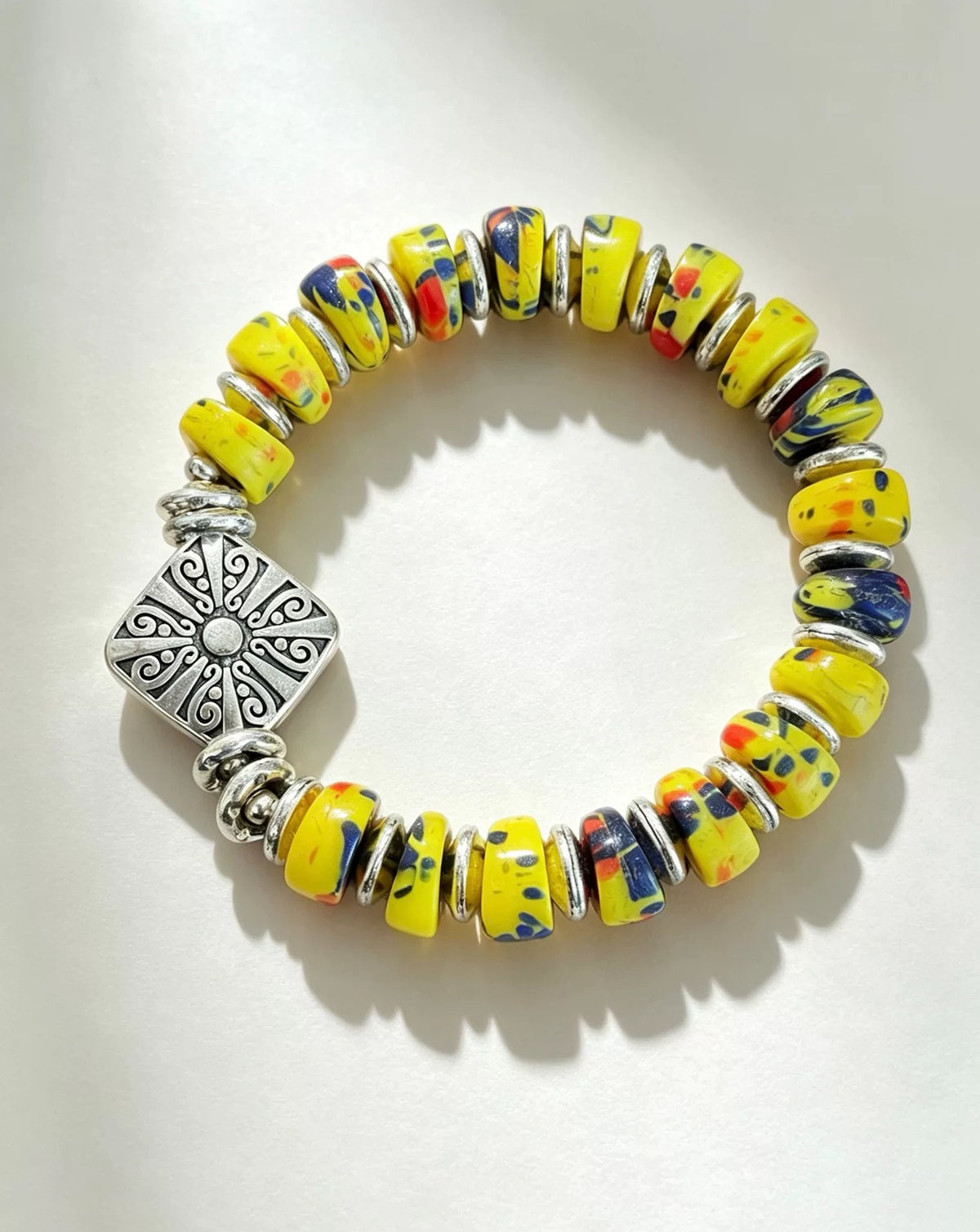 Braccialiale con perle in vetro Liuli giallo limone