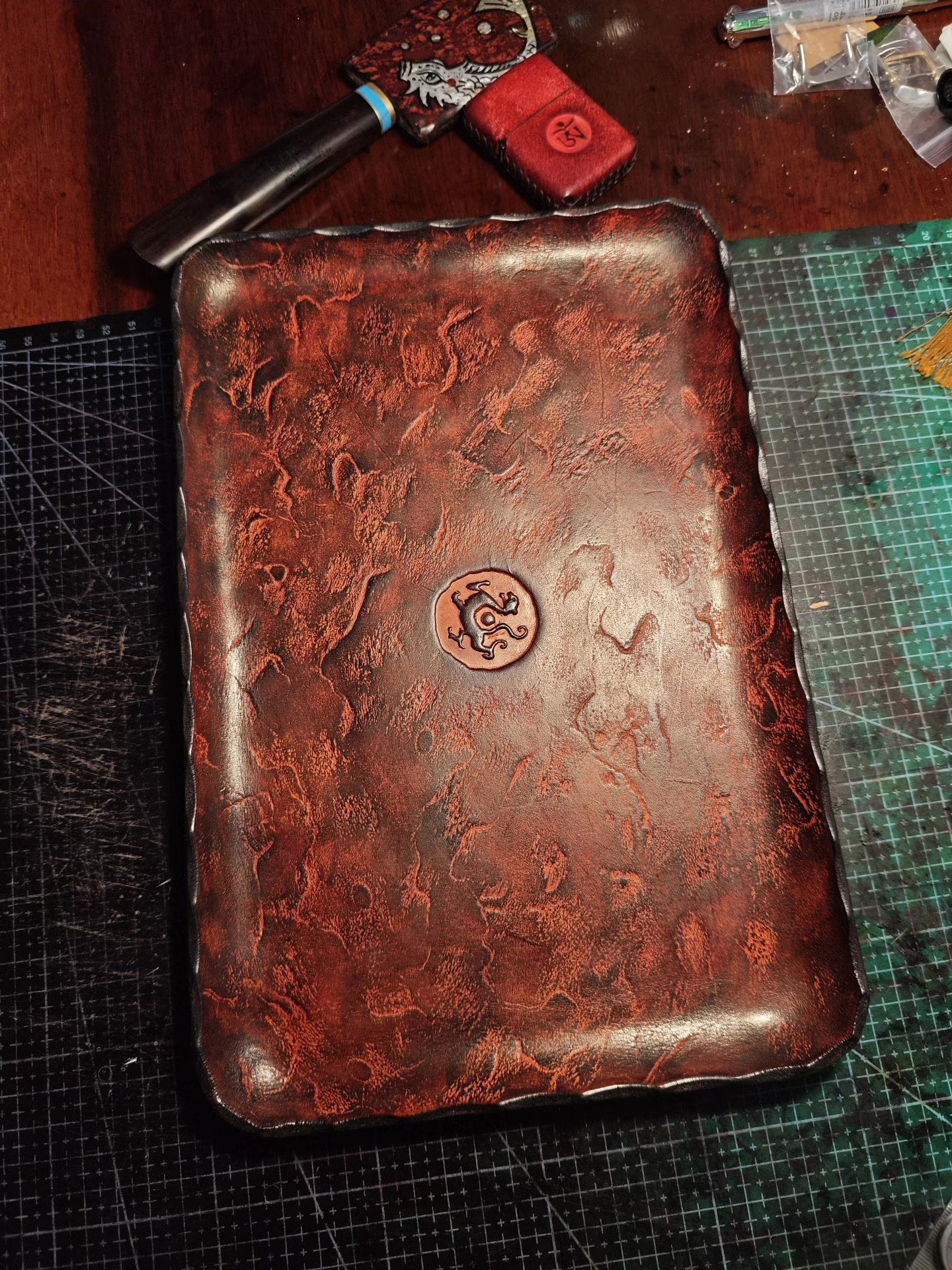 4mm Thick Fat-Tanned Leather Rectangular Tray with Embossed Medallion