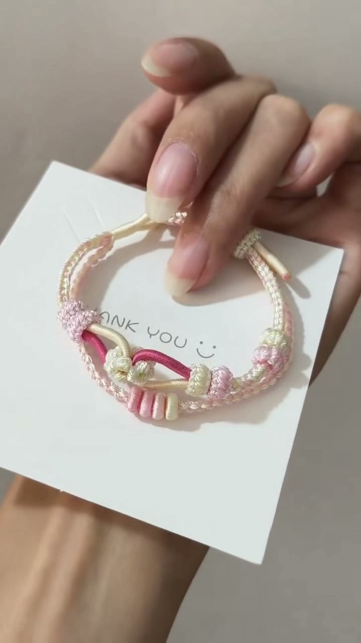 手編み ピンクとホワイトのツートンブレスレット