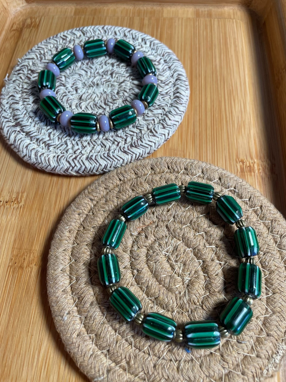 Set di braccialetti perlati in vetro artigianale stile vintage