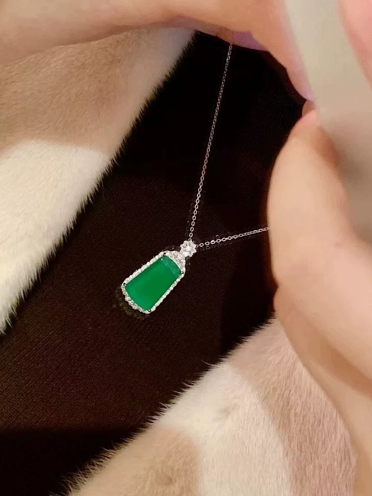 Collana con ciondolo in calcedonia verde e argento S925