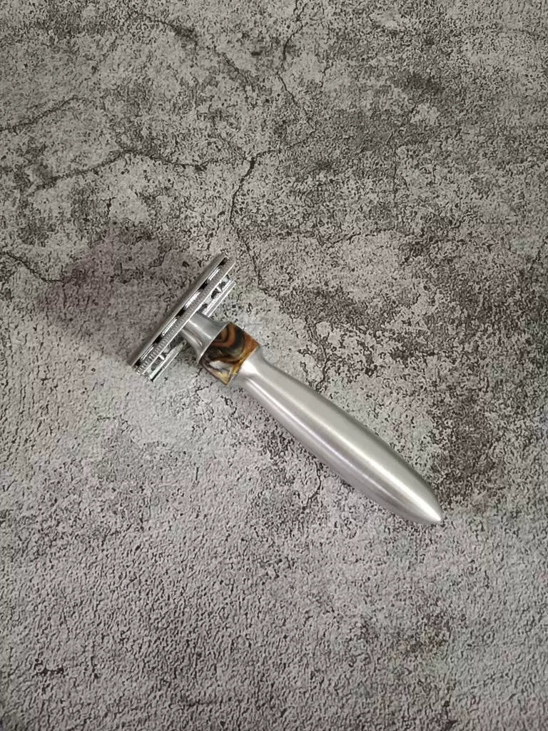 1081086968725 - Image 1