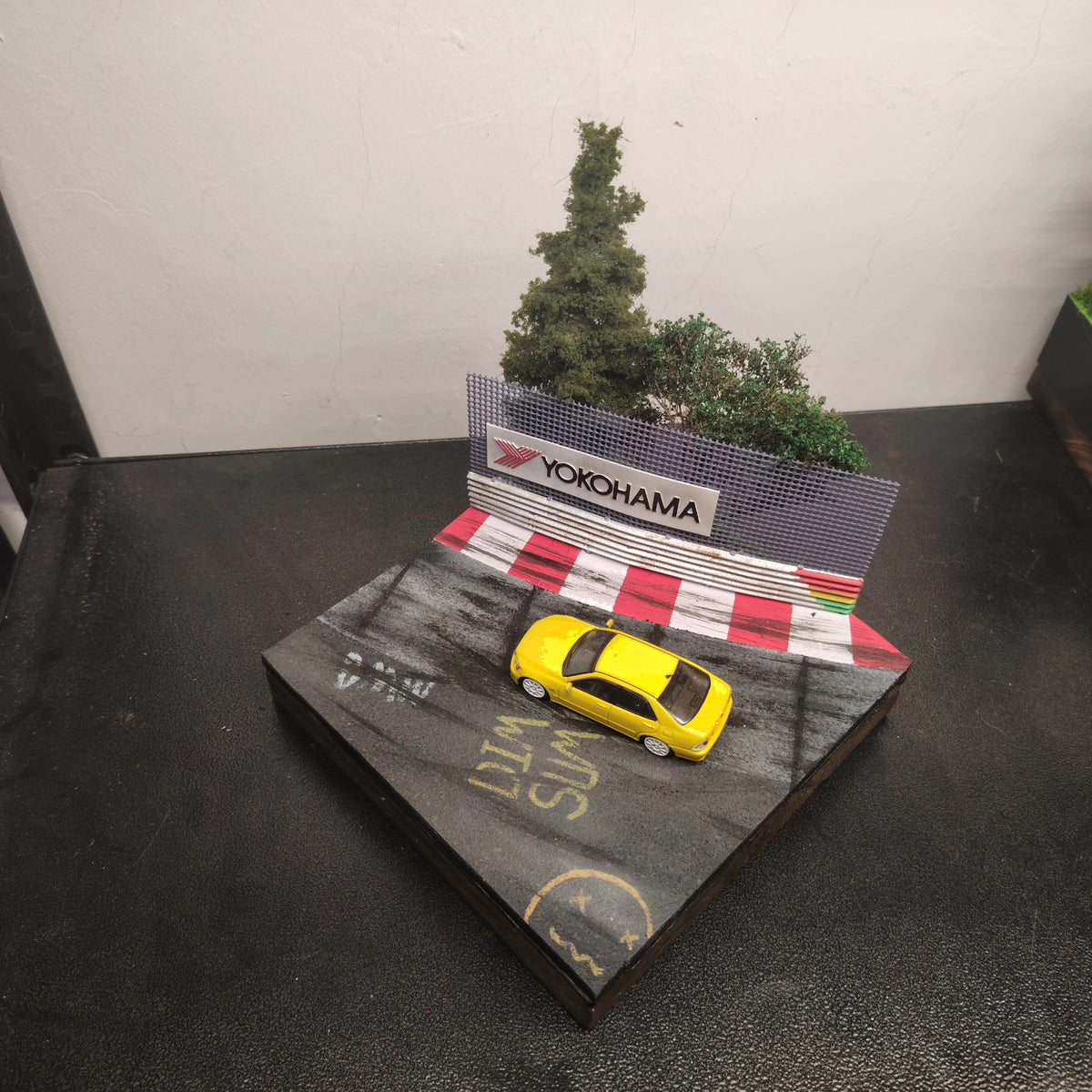Diorama Pista da Corsa in Scala 1:64