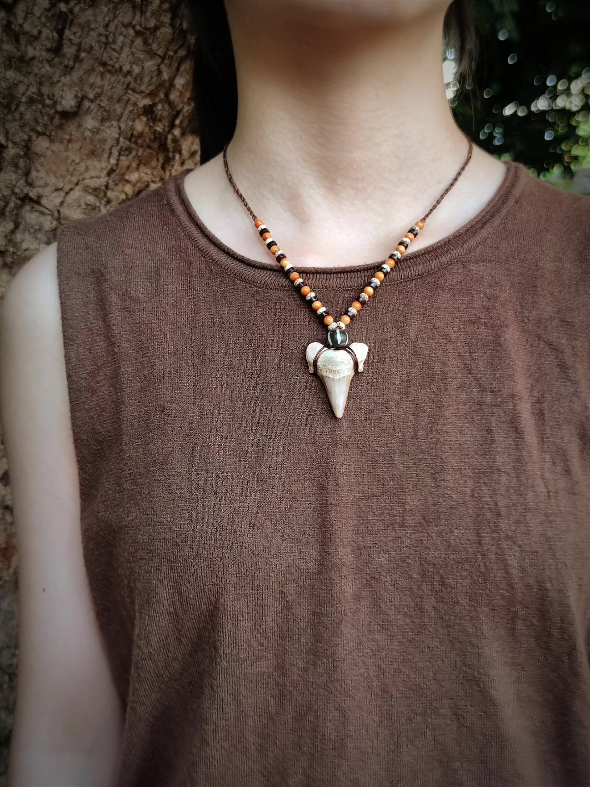Collana in Macramè Artigianale con Ciondolo a Dente