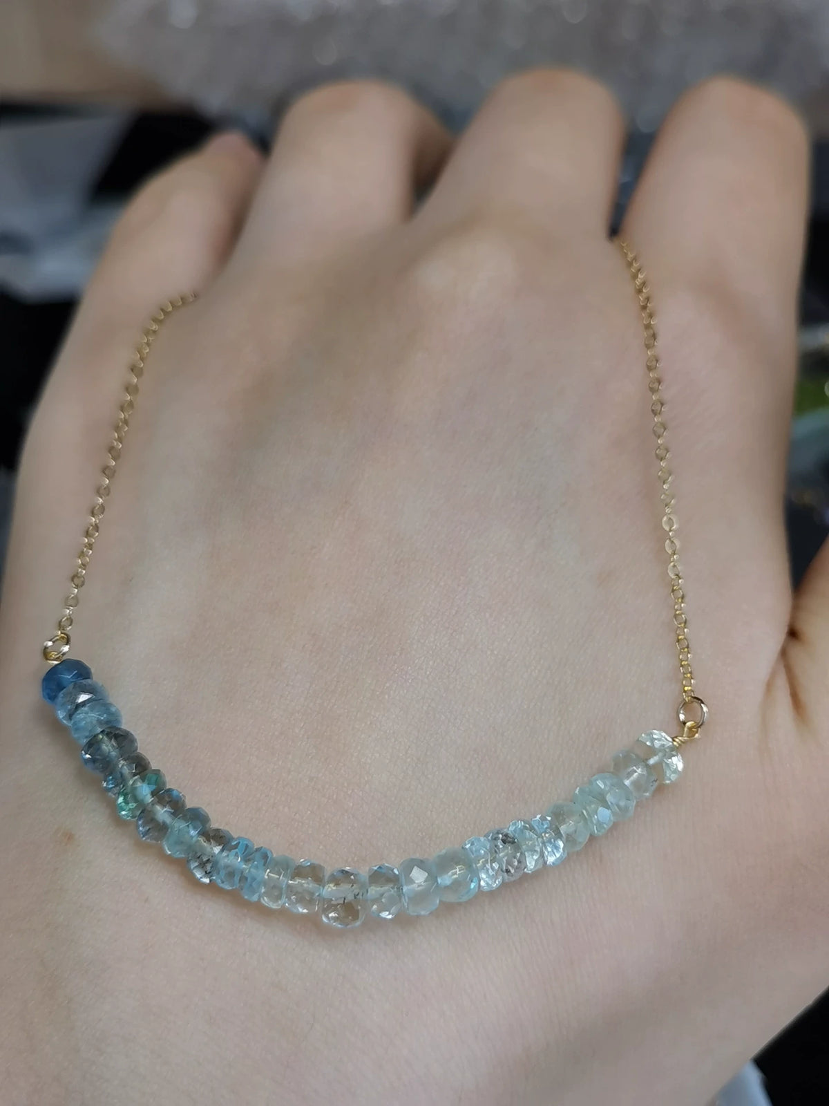 Natürliche Aquamarin-Perlenkette goldgefüllt