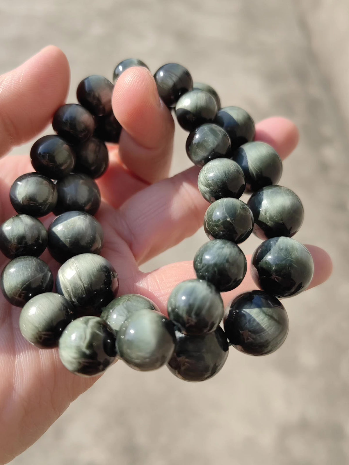 Green Hawks Eye Stone Bead Bracelet 14mm