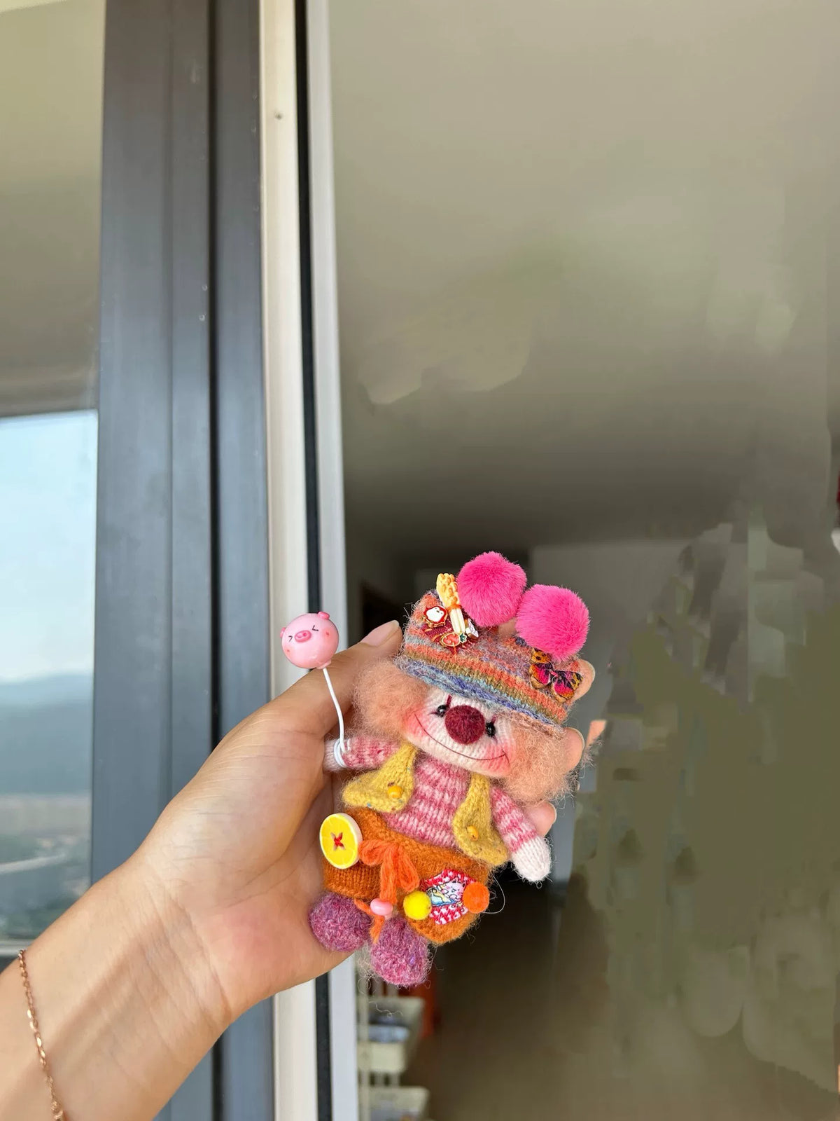Peluche de payaso de lana y cachemira hecho a mano