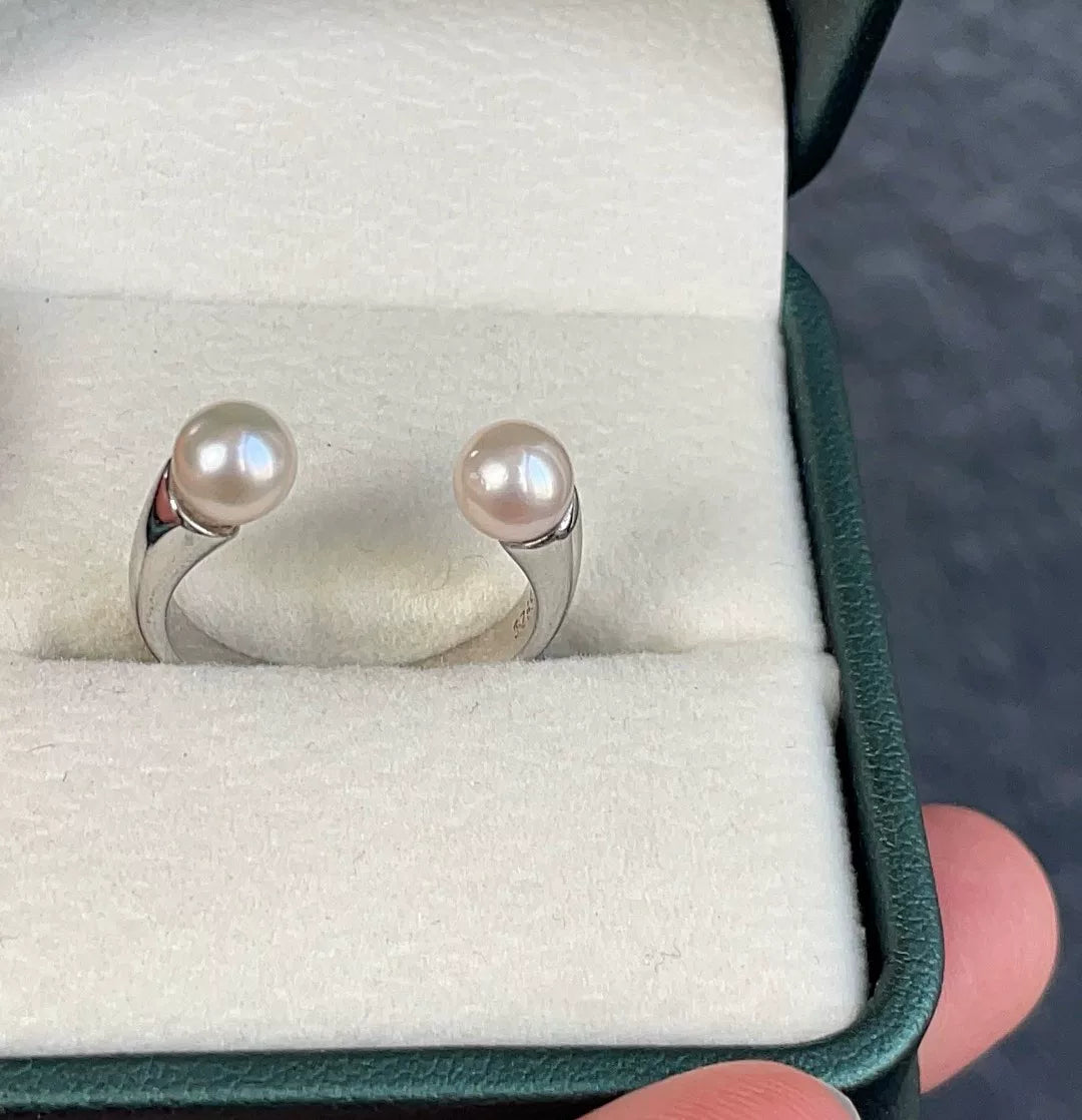 Bague en argent aux perles d'Akoya naturelles ouvertes