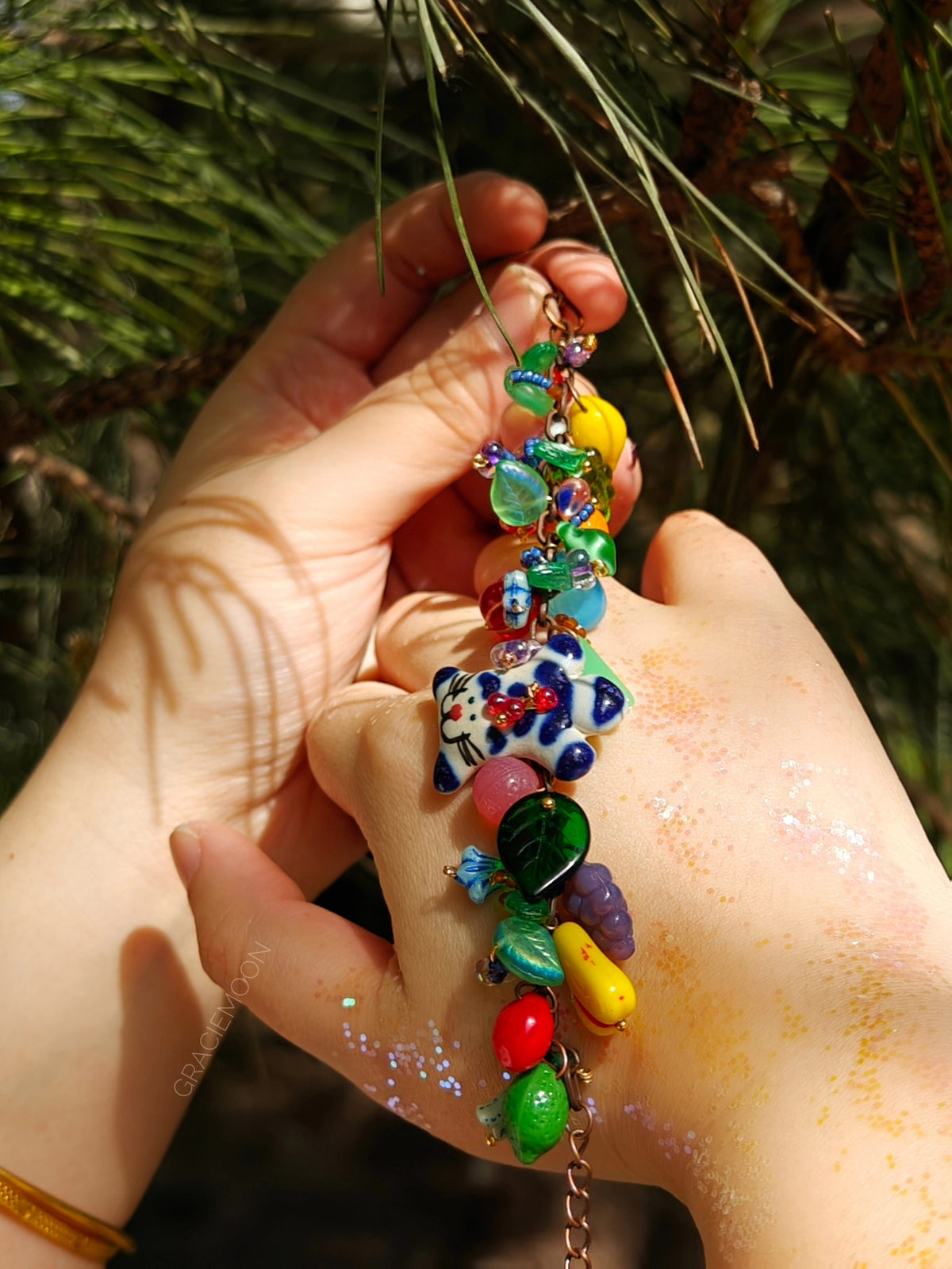 Bracelet à poirirs Chat et Fruits Vintage