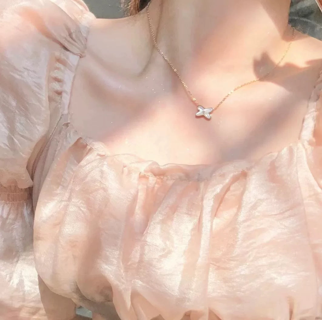 Collar de Cruz em Pérola-Nacre e Prata S925