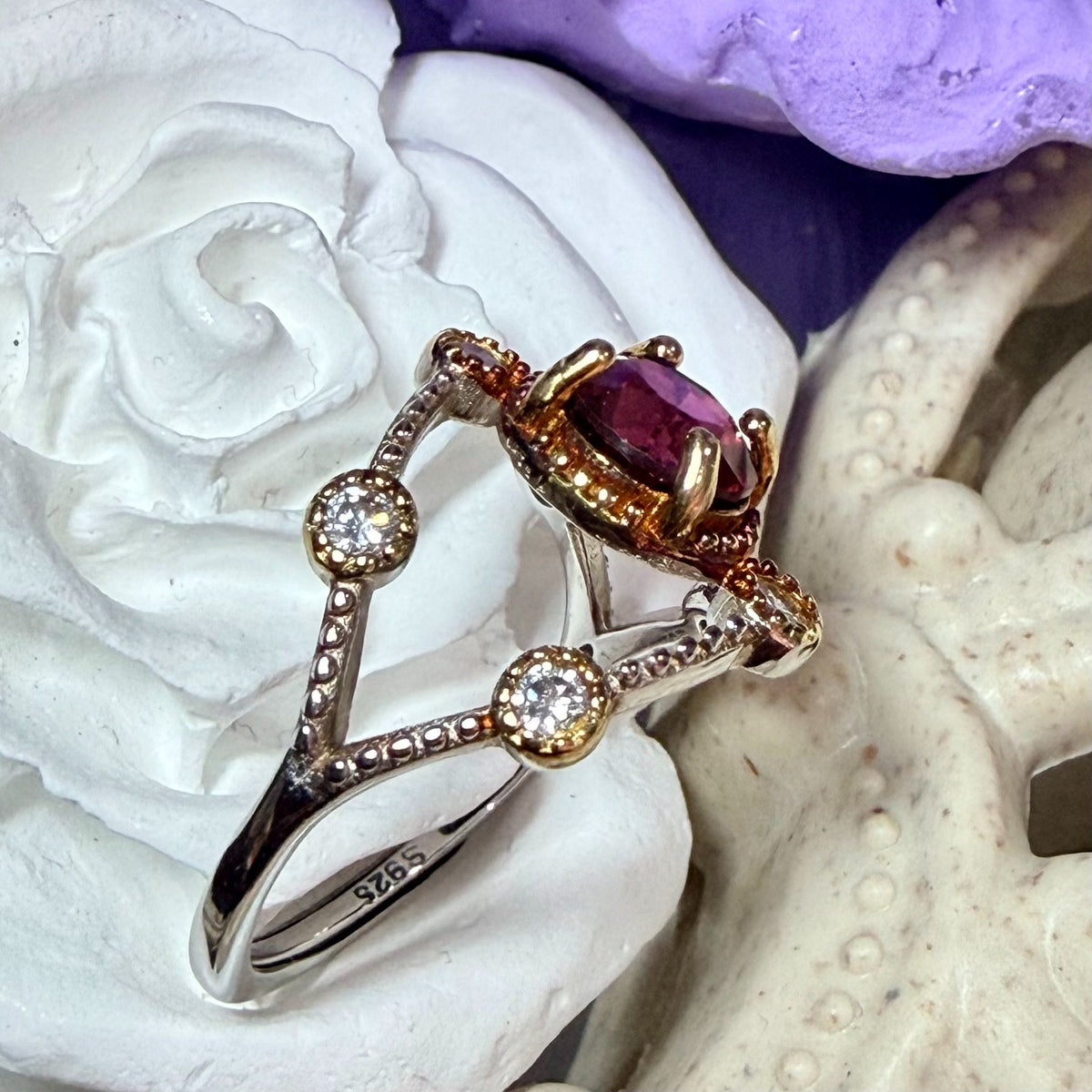 S925 Silver Garnet Openwork Eye Ring
