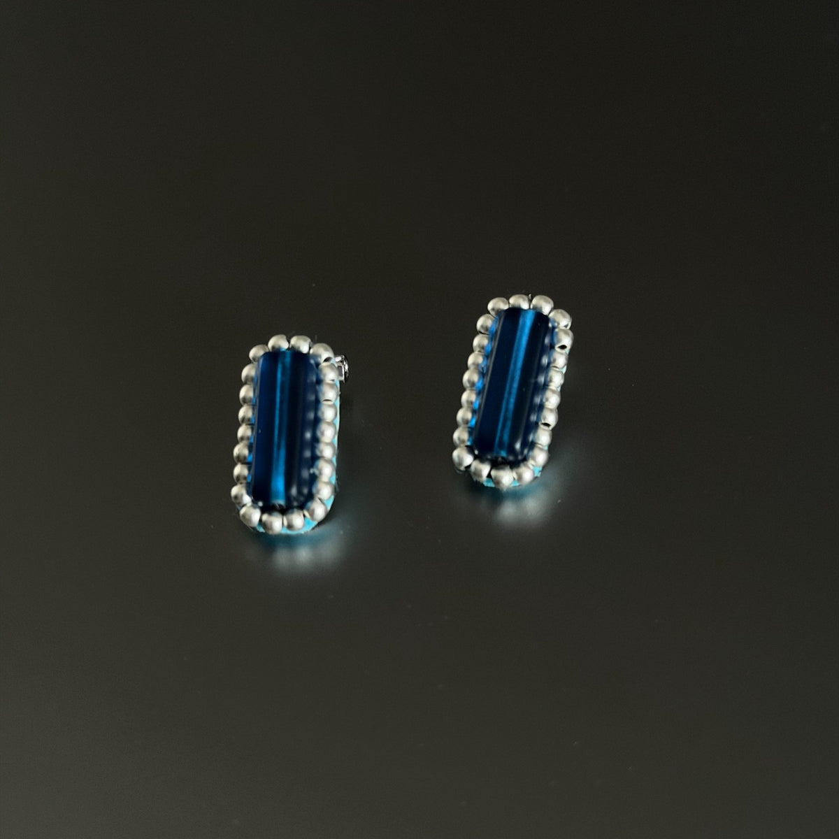 Brincos de Vidro Safira Azul Vintage Feitos à Mão