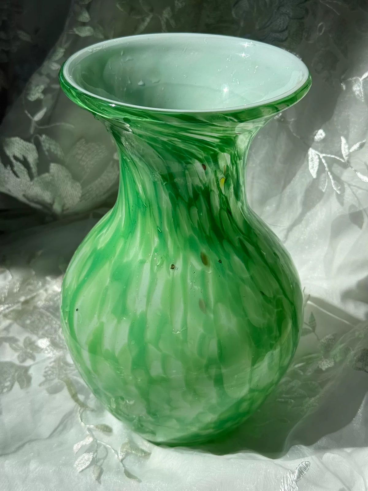 Vintage Groene Glazen Vaas Handgeblazen