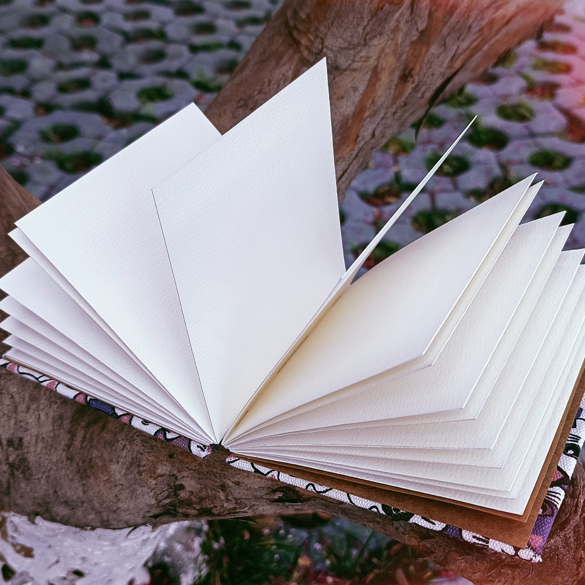 12cm Coptic Stitch Watercolor Sketchbook with 46 Pages of 300gsm Semi-Cotton Paper