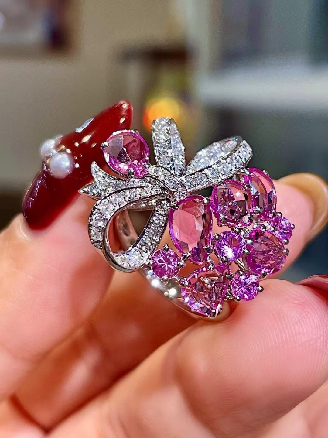 18k Gold Bow Ring with 3.05ct Violet-Pink Sapphire Floral Cluster