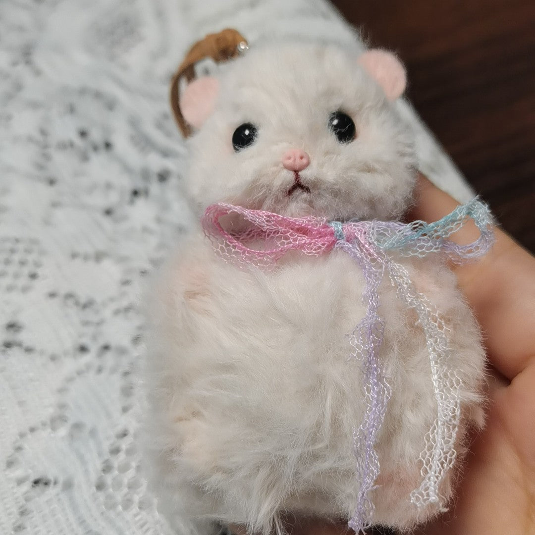 ハンドメイド 白いぬいぐるみマウスペンダント