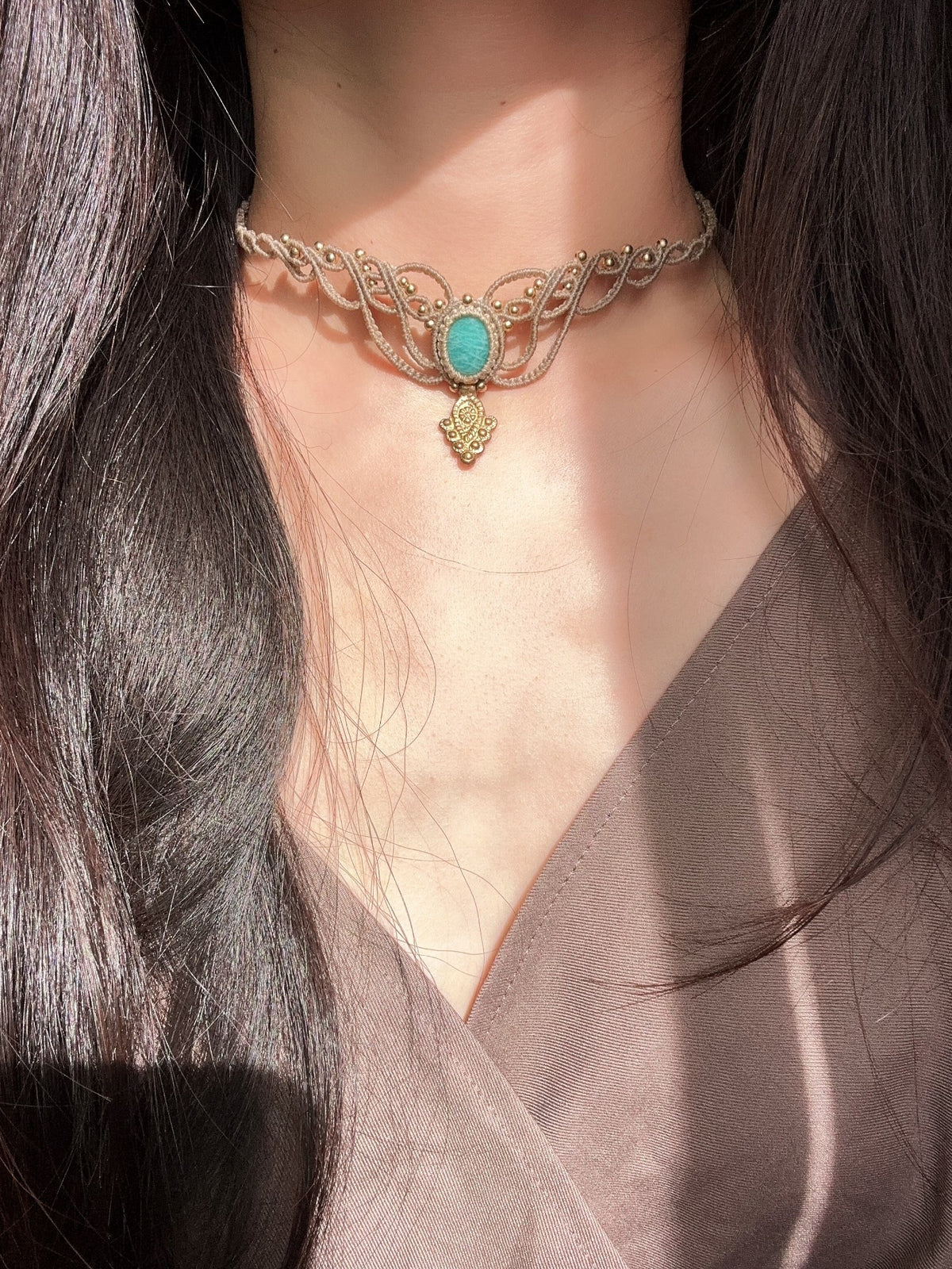 Choker Amazonite Feita à Mão com Cordão Encerado Khaki