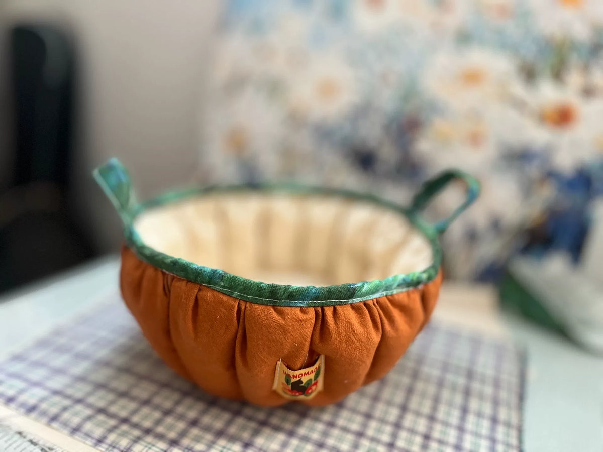 Cesta de almacenamiento calabaza hecha a mano naranja teñido con plantas